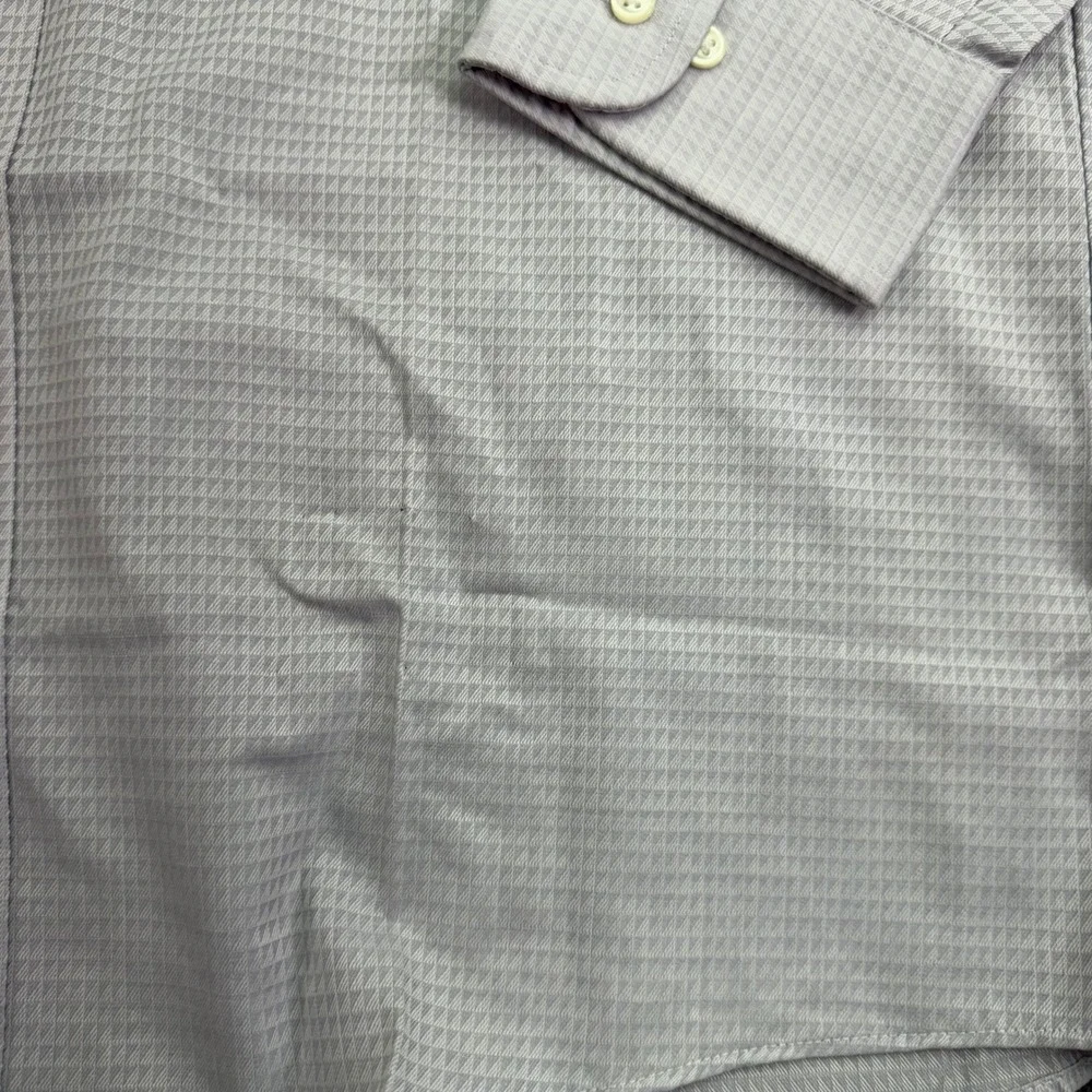Van Heusen Dress Shirt Mens 16 32 33 Large‎ Light Purple Broadcloth Wrinkle Free - Picture 7 of 14